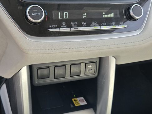 Used 2023 Toyota Corolla Cross LE image 18