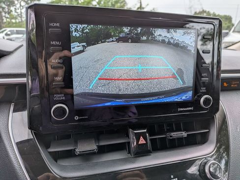 Used 2022 Toyota Corolla LE FWD image 23