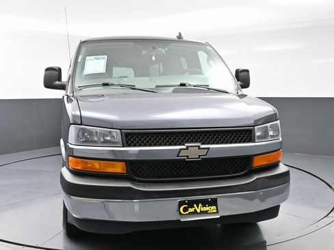 Used 2017 Chevrolet Express 3500 LT w/ LT Preferred Equipment Group image 3