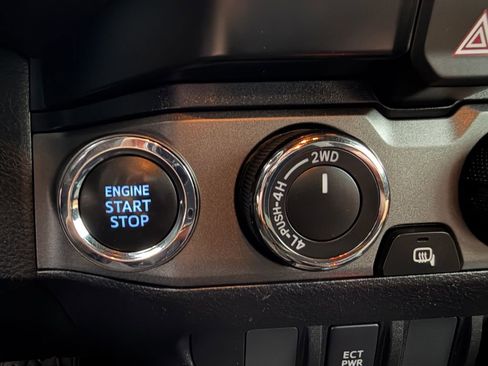 Used 2022 Toyota Tacoma TRD Off-Road image 21