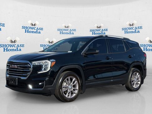 Used 2023 GMC Terrain SLT w/ LPO, Floor Liner Package AWD/4WD image 2