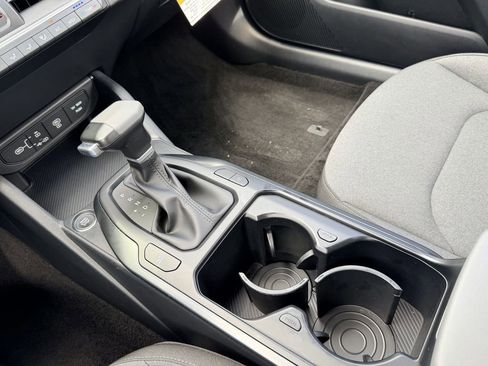 Used 2025 Kia K4 LXS image 28