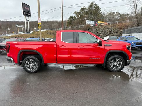 New 2026 GMC Sierra 1500 SLE image 6