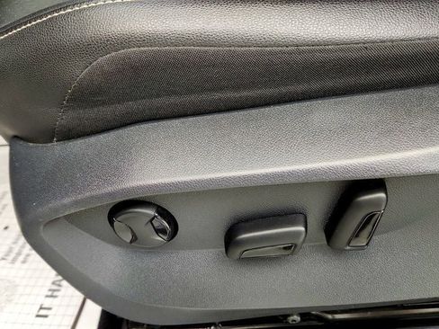 Used 2022 Volkswagen Tiguan SE R-Line AWD/4WD image 12