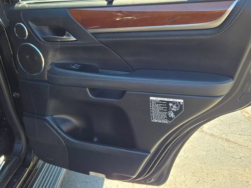 Used 2017 Lexus LX 570 4WD image 15