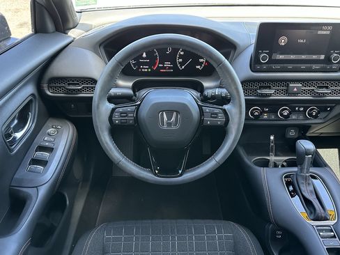 Used 2025 Honda HR-V Sport image 12