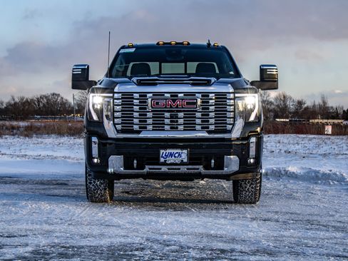 Used 2024 GMC Sierra 2500 Denali w/ Technology Package image 5