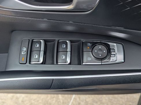 Used 2025 Kia Sorento S FWD image 15