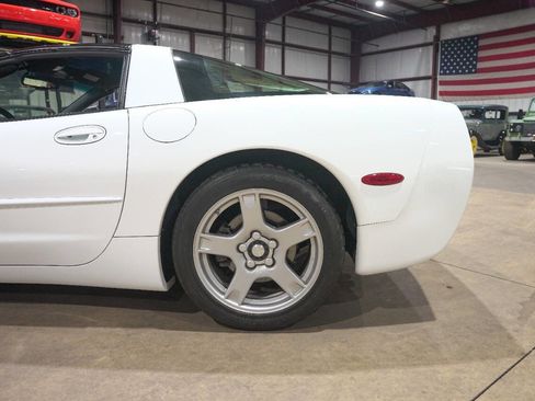 Used 1998 Chevrolet Corvette Coupe RWD image 5
