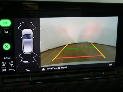 Used 2024 Volkswagen Golf R image 33