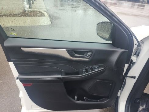 Used 2022 Ford Escape SE w/ Convenience Package image 19