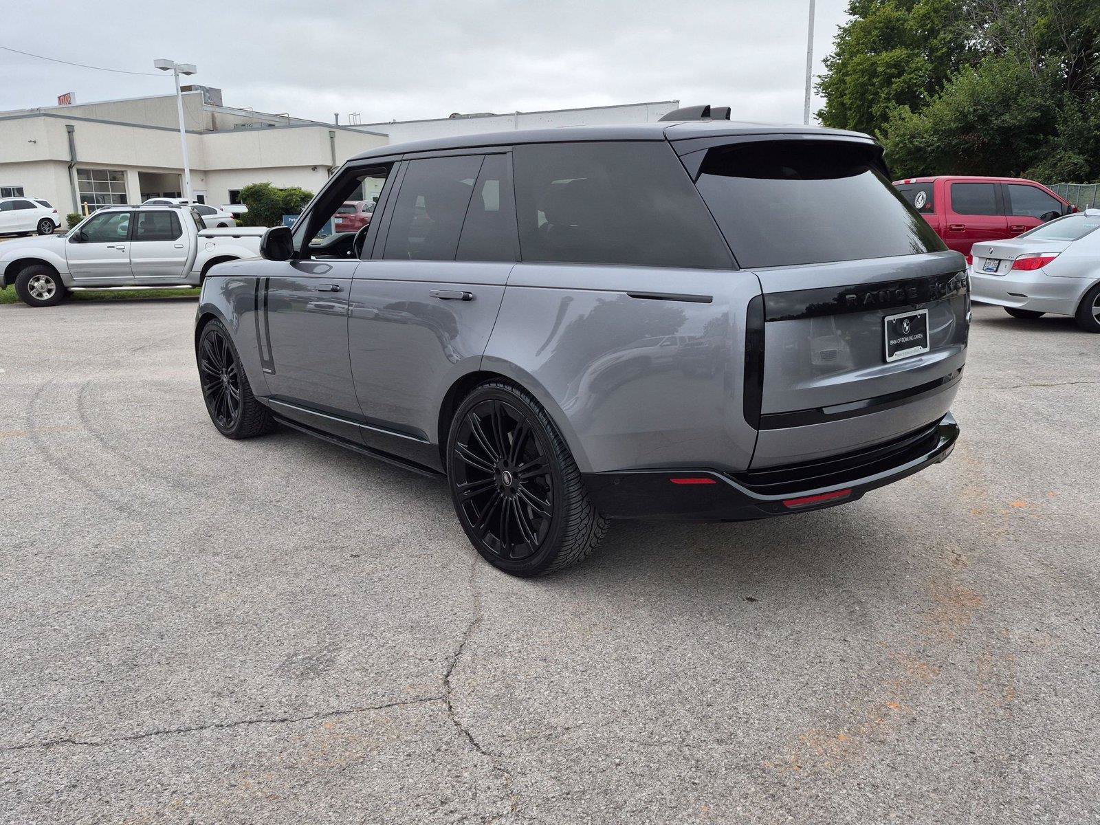 Used 2023 Land Rover Range Rover Autobiography AWD/4WD image 3