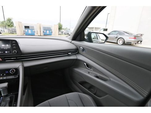 Certified 2025 Hyundai Elantra Sport FWD image 13