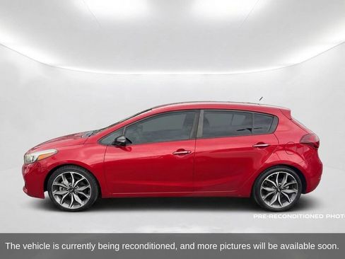 Used 2017 Kia Forte SX FWD image 9