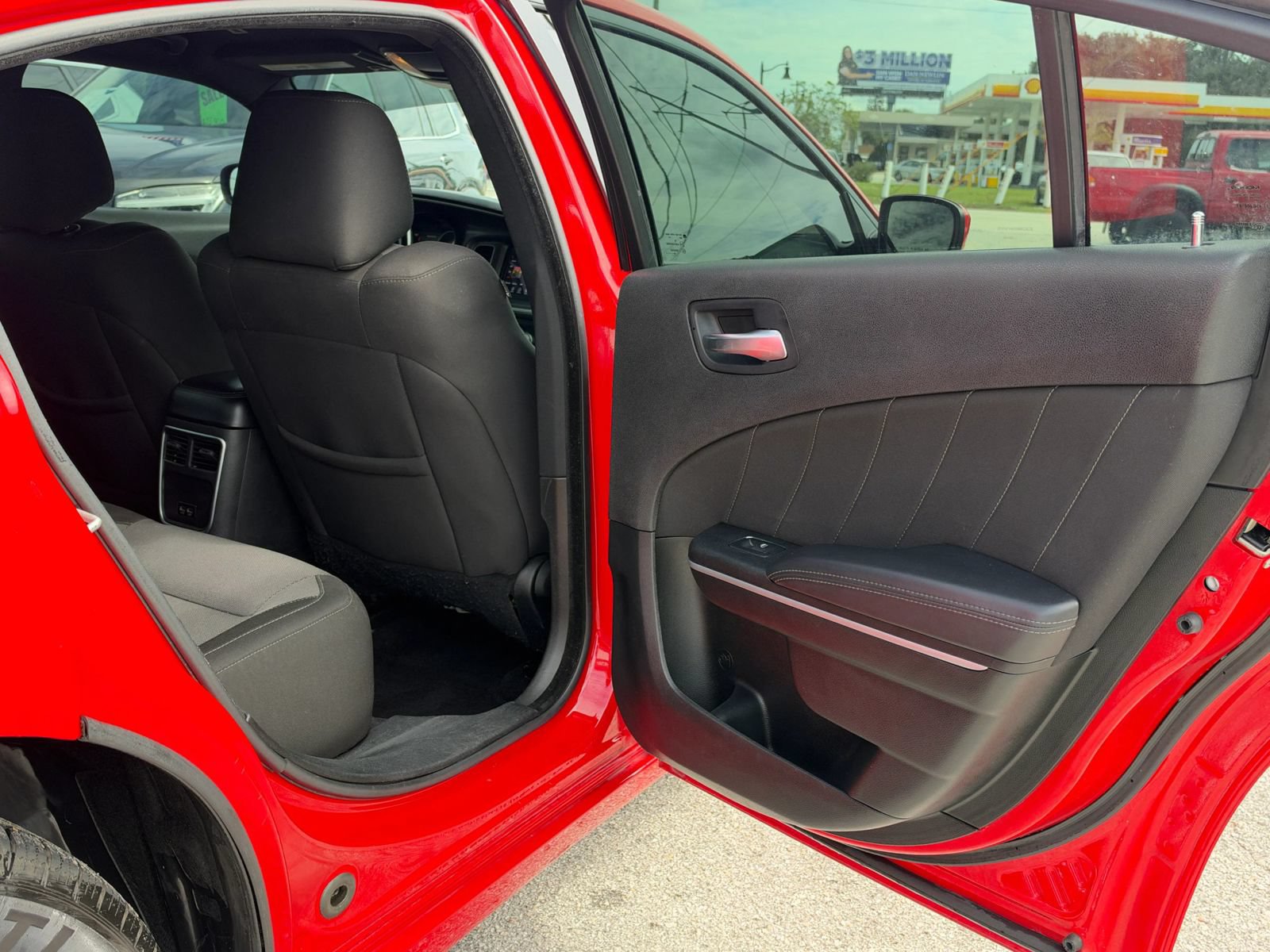 Used 2022 Dodge Charger SXT RWD image 12