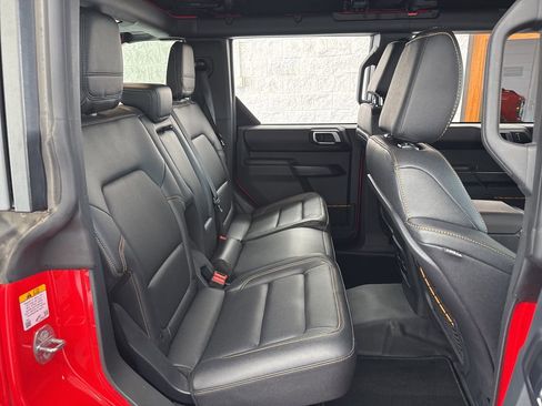 Used 2024 Ford Bronco Badlands w/ Sasquatch Package AWD/4WD image 41