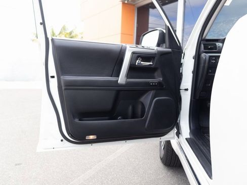 Used 2023 Toyota 4Runner Limited AWD/4WD image 15