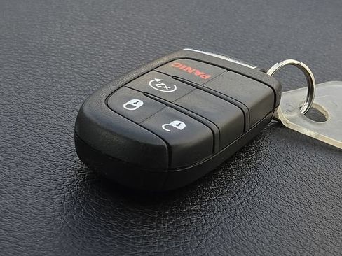 Used 2021 Jeep Renegade Trailhawk AWD/4WD image 16
