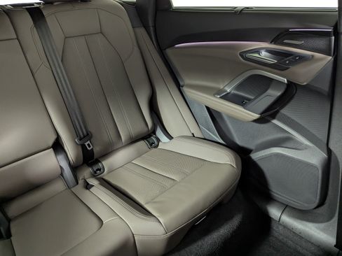 Certified 2025 Audi Q5 Prestige image 14