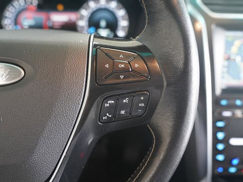 Used 2016 Ford Explorer Platinum AWD/4WD image 16