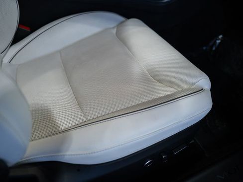 Used 2022 Tesla Model S Plaid image 31