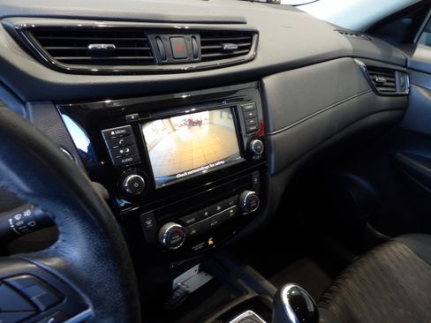 Used 2018 Nissan Rogue SV FWD image 14