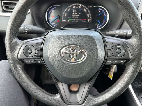 Used 2024 Toyota RAV4 LE AWD/4WD image 26