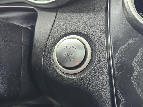 Used 2018 Mercedes-Benz GLC 300 4MATIC image 17