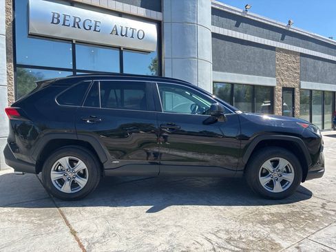 Used 2022 Toyota RAV4 LE AWD/4WD image 6