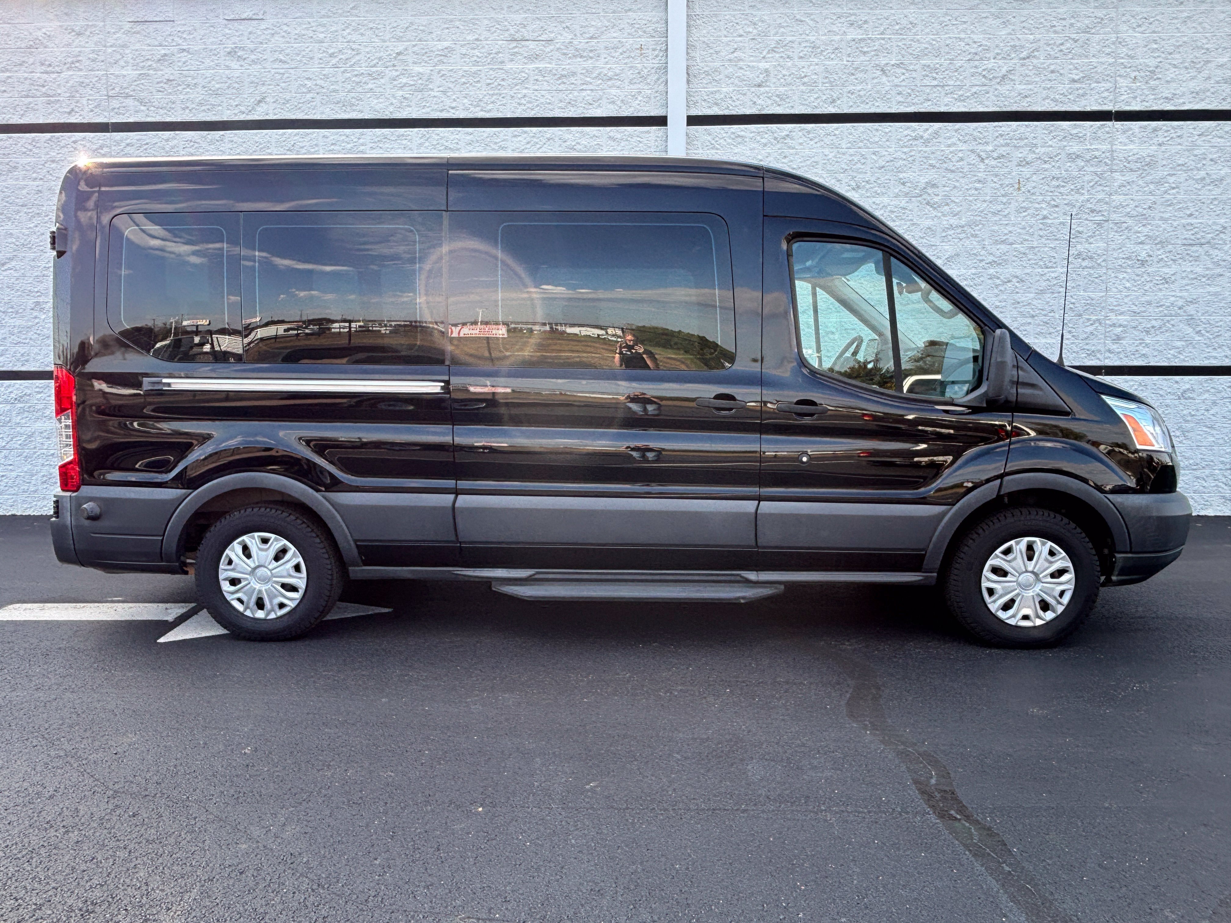 Used 2018 Ford Transit 350 XLT RWD image 6