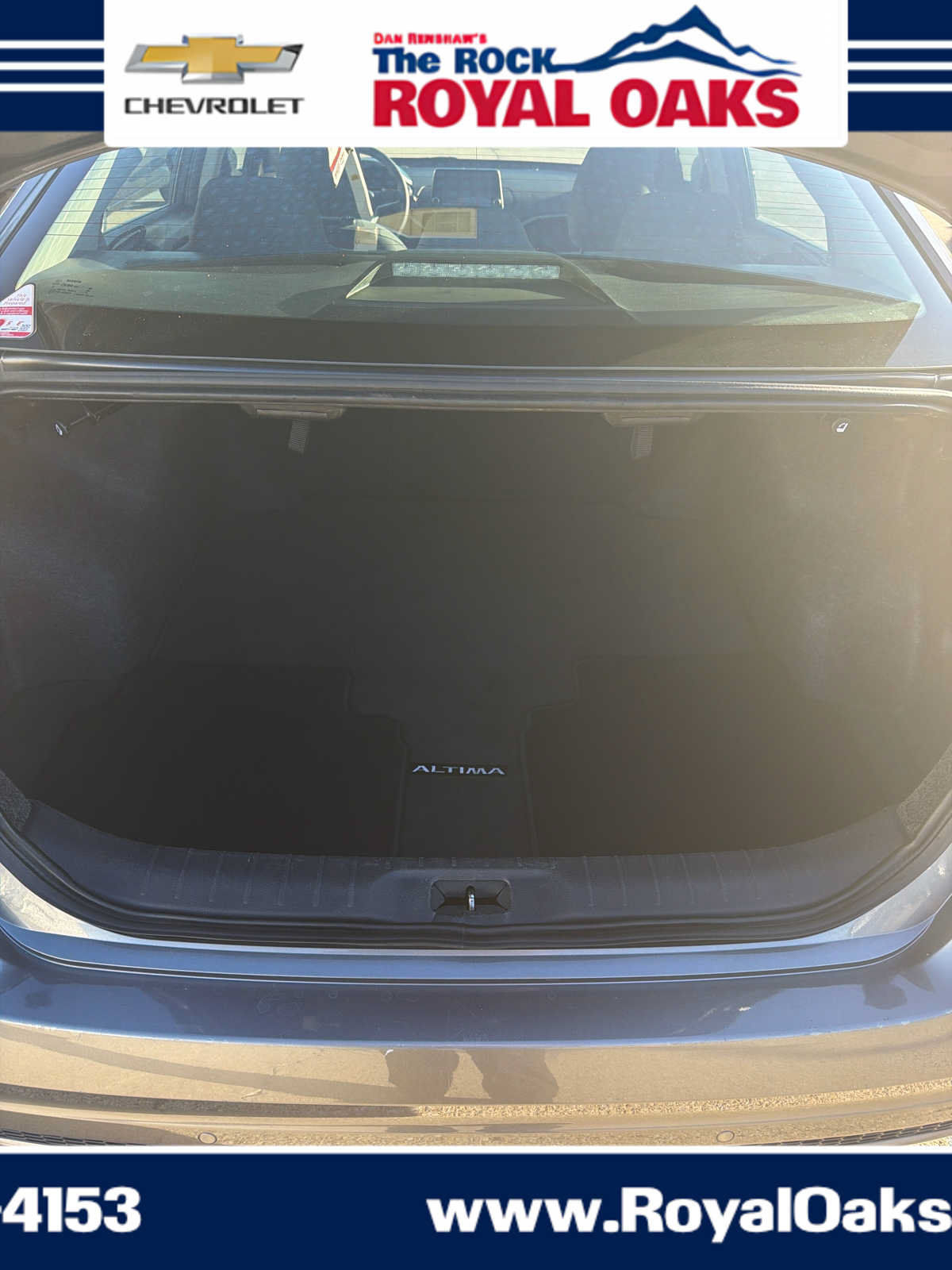 Used 2025 Nissan Altima 2.5 SV FWD image 6