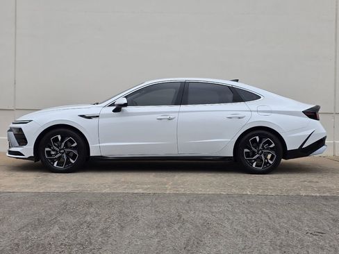 Used 2025 Hyundai Sonata SEL FWD image 2