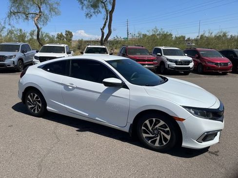 Used 2020 Honda Civic LX image 5