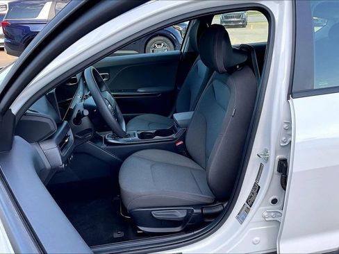 Used 2025 Kia K4 FWD image 24