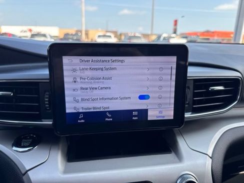 Used 2021 Ford Explorer XLT w/ Equipment Group 202A AWD/4WD image 29