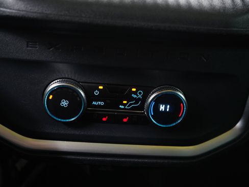 Used 2025 Ford Expedition Platinum AWD/4WD image 26