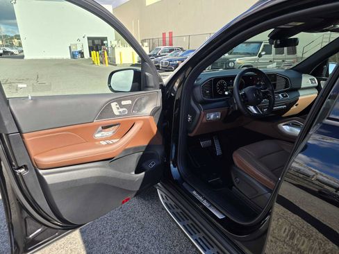 Used 2026 Mercedes-Benz GLS 450 4MATIC image 23