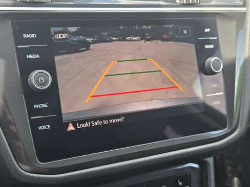 Certified 2023 Volkswagen Tiguan SE FWD image 22