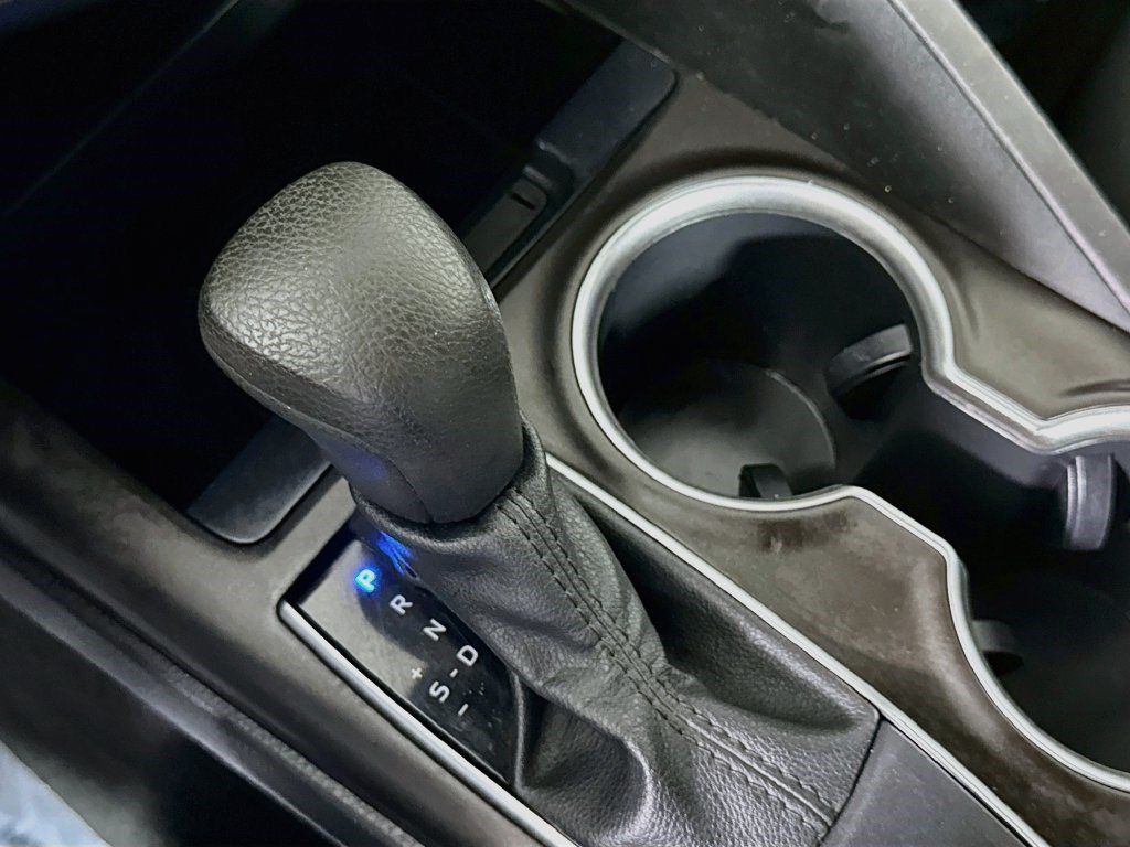 Used 2021 Toyota Camry LE FWD image 19