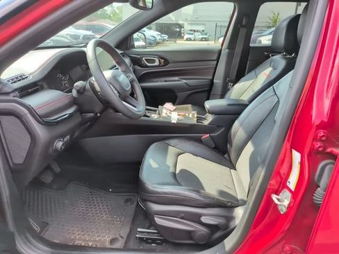 Used 2024 Jeep Compass Trailhawk AWD/4WD image 13