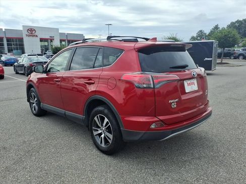 Used 2017 Toyota RAV4 XLE AWD/4WD image 7