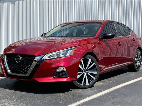 Used 2022 Nissan Altima 2.5 SR FWD image 1