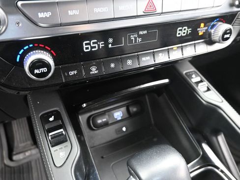 Used 2022 Kia Telluride EX w/ EX Premium Package AWD/4WD image 17