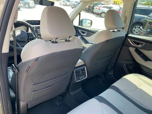 Used 2020 Subaru Forester Premium AWD/4WD image 23