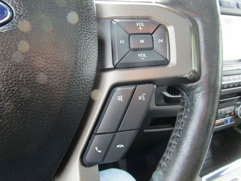 Used 2018 Ford Expedition XLT w/ Equipment Group 202A AWD/4WD image 37