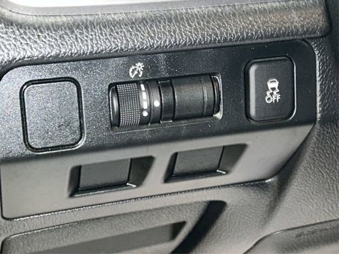 Used 2018 Subaru Forester 2.5i w/ Alloy Wheel Package image 33