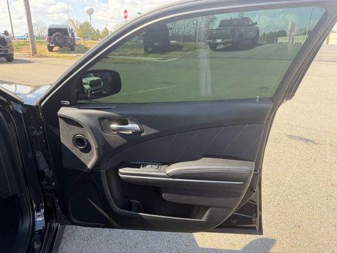 Used 2019 Dodge Charger R/T image 28