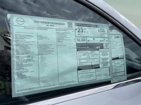 New 2025 Nissan Pathfinder SV image 15