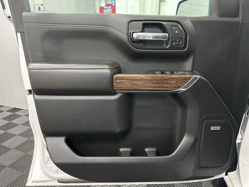 Used 2019 Chevrolet Silverado 1500 High Country w/ Technology Package image 19