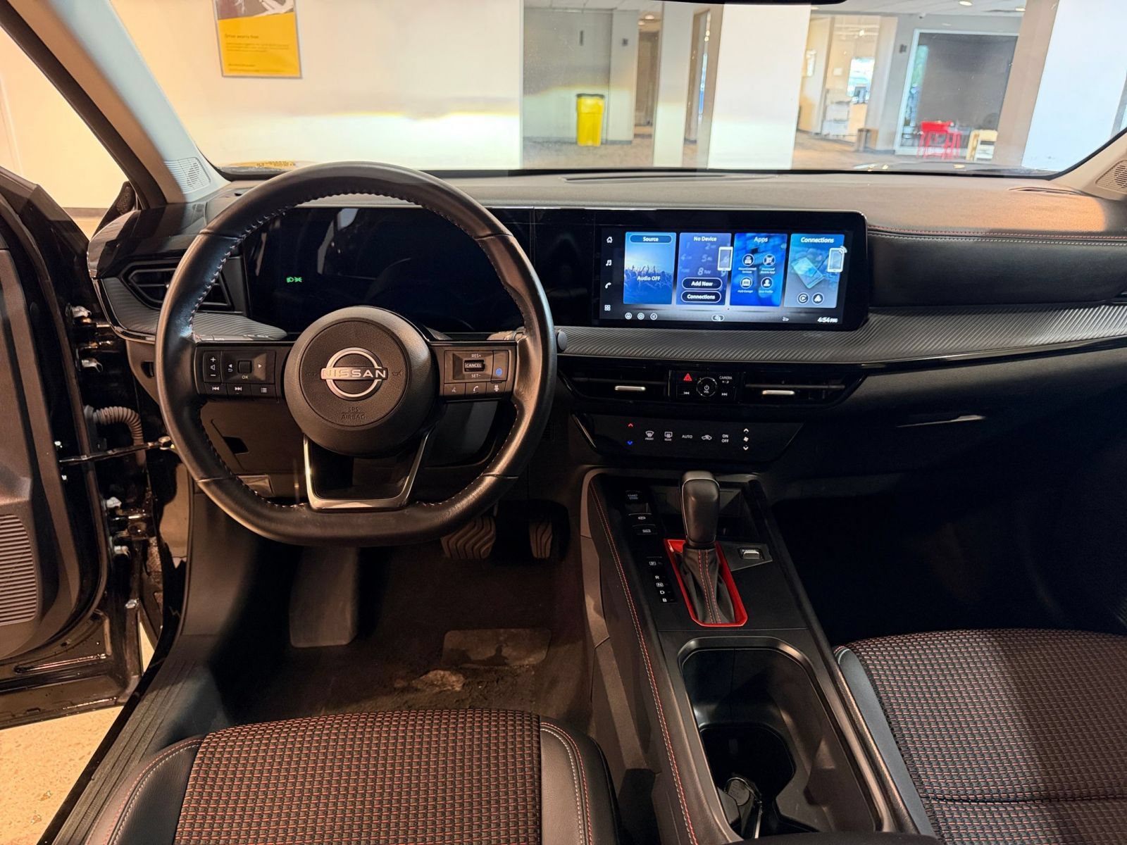 Used 2026 Nissan Kicks SR AWD/4WD image 32
